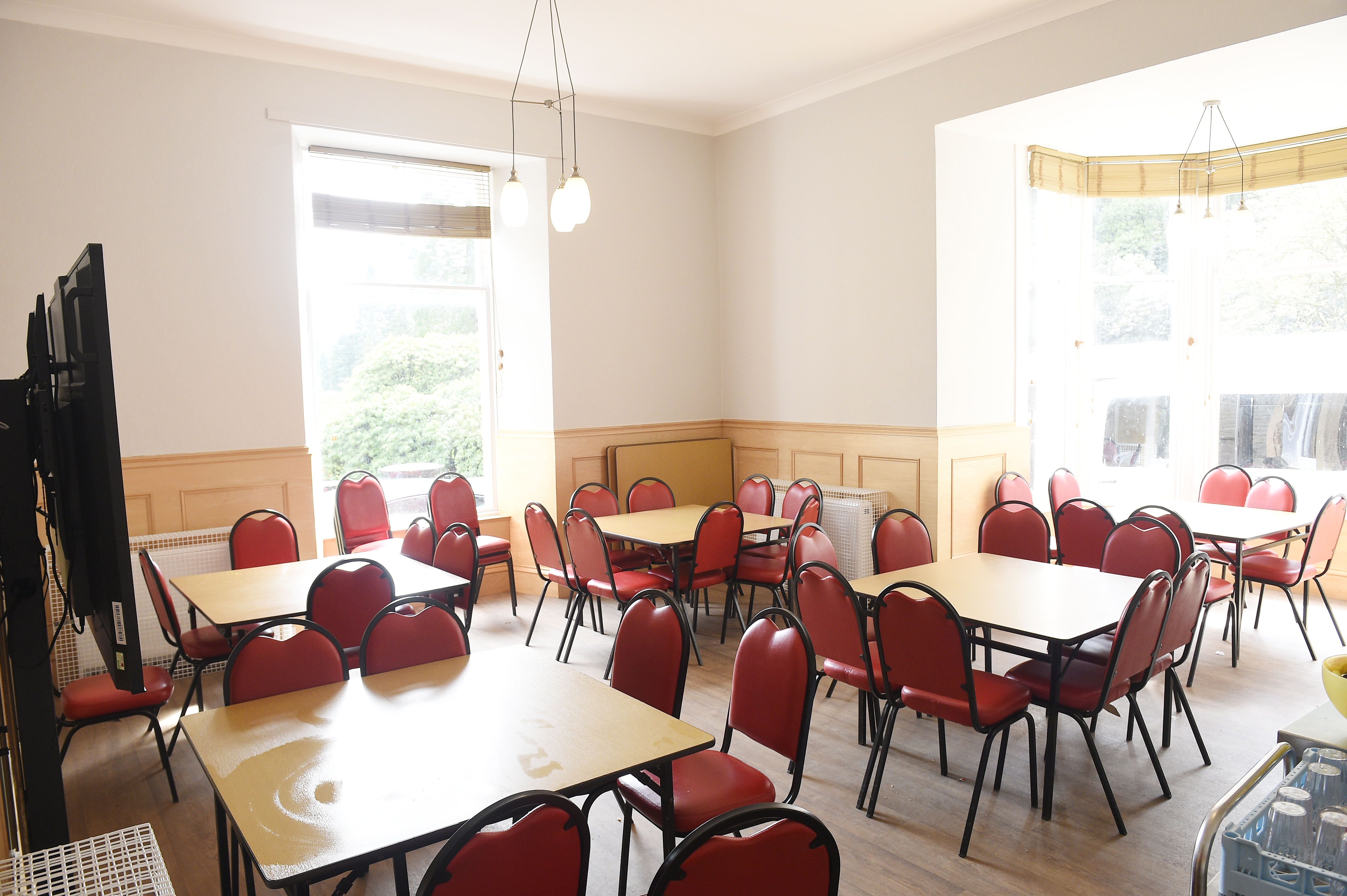 SMALL DINING ROOM