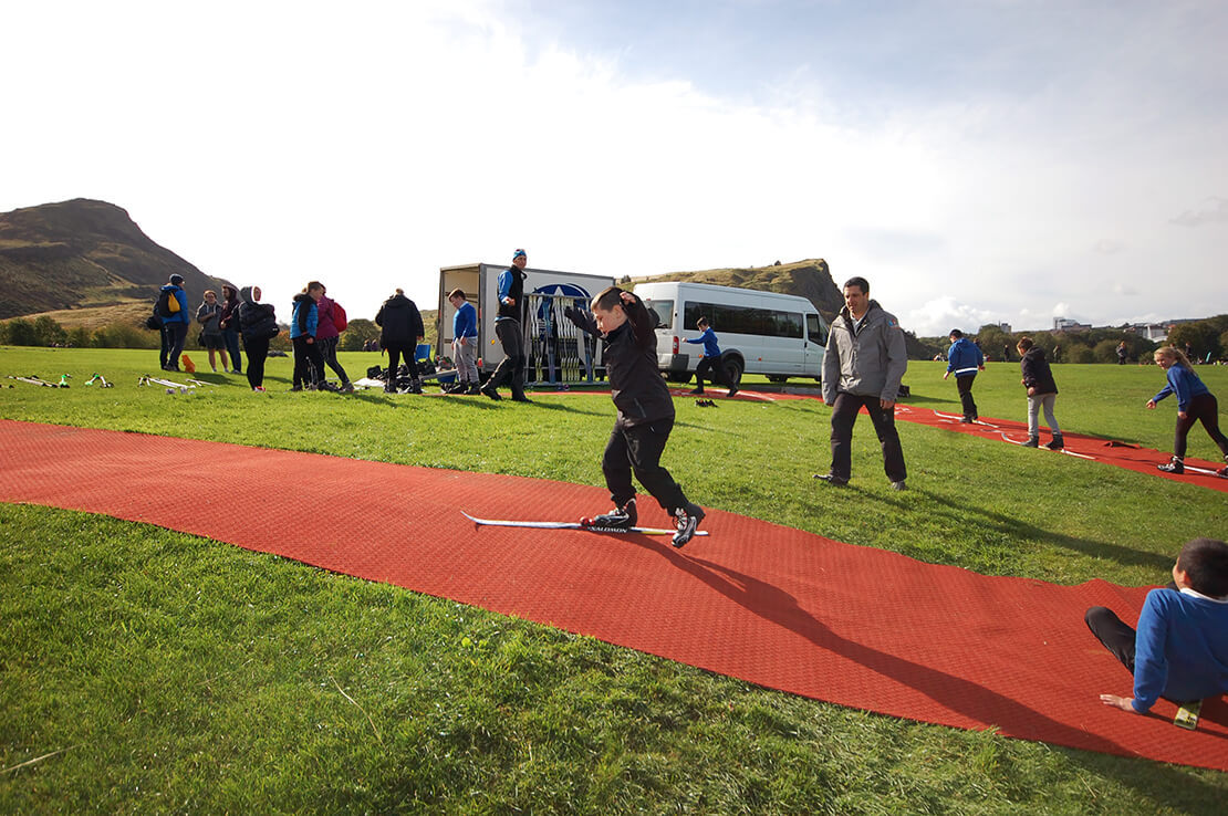 ski lessons at holyrood